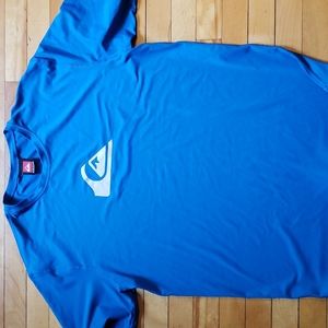 Quicksilver size medium tee
